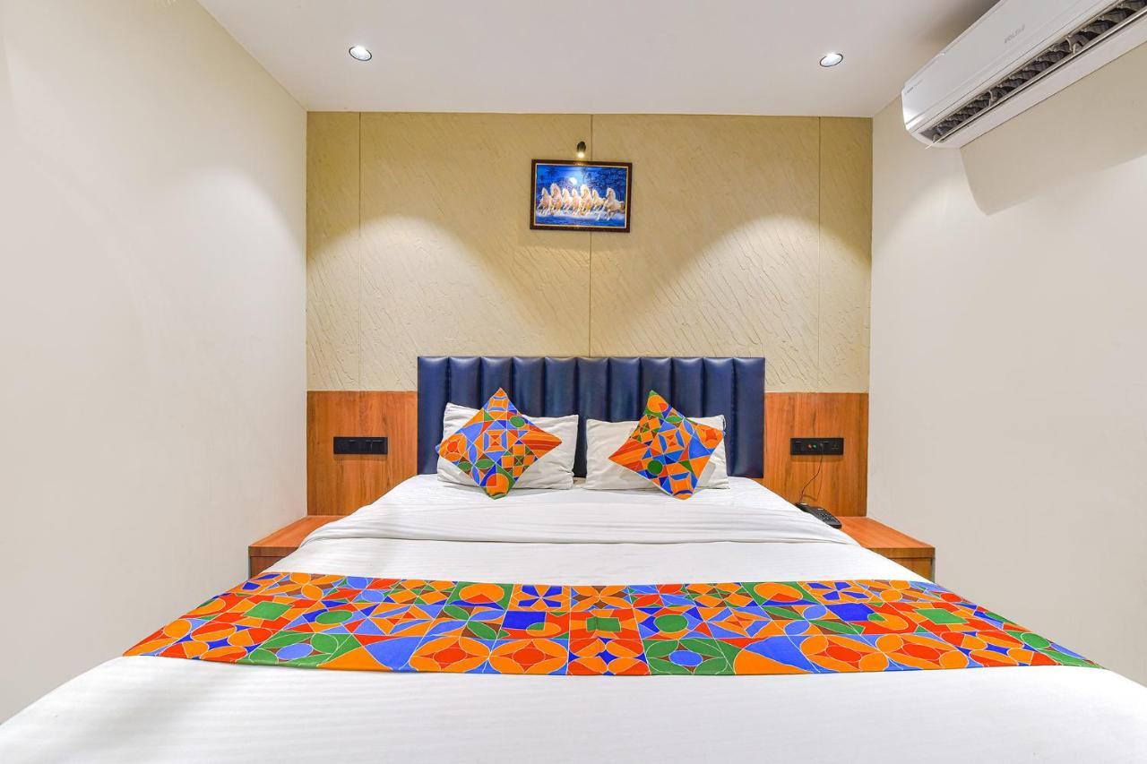 Fabhotel Udhna Inn, Near Udhna Junction 苏拉特 外观 照片