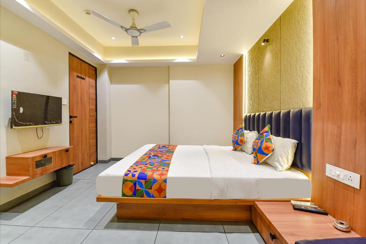 Fabhotel Udhna Inn, Near Udhna Junction 苏拉特 外观 照片