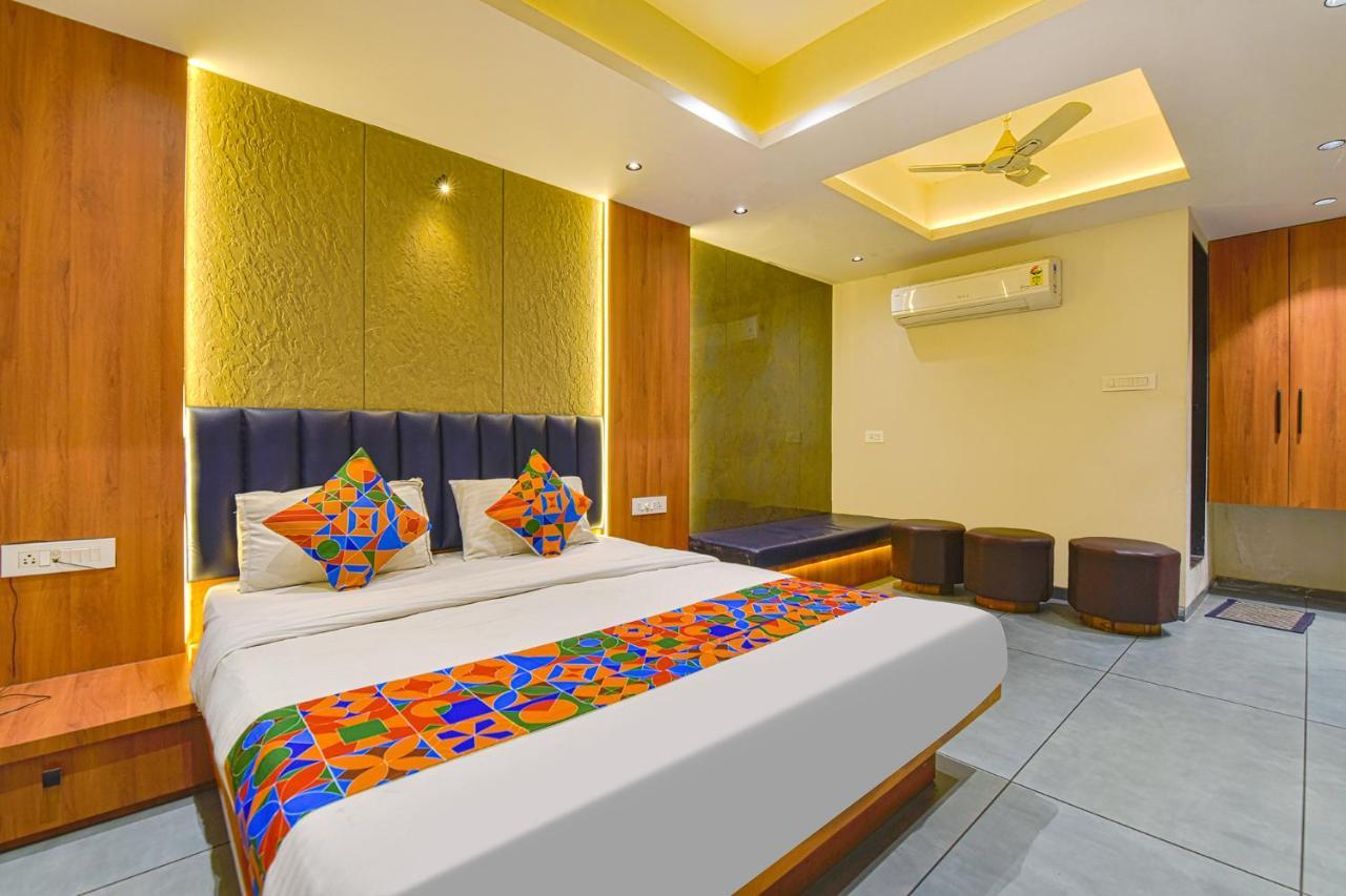 Fabhotel Udhna Inn, Near Udhna Junction 苏拉特 外观 照片